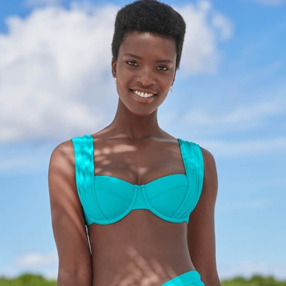 VENUS The Uplift Marilyn Bikini Top, size 34C - Picture 6 of 16